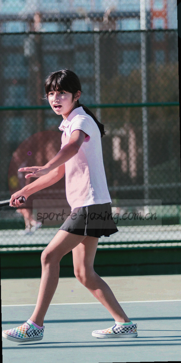 手机竖屏界面展示已收藏球队与临时数据入口
